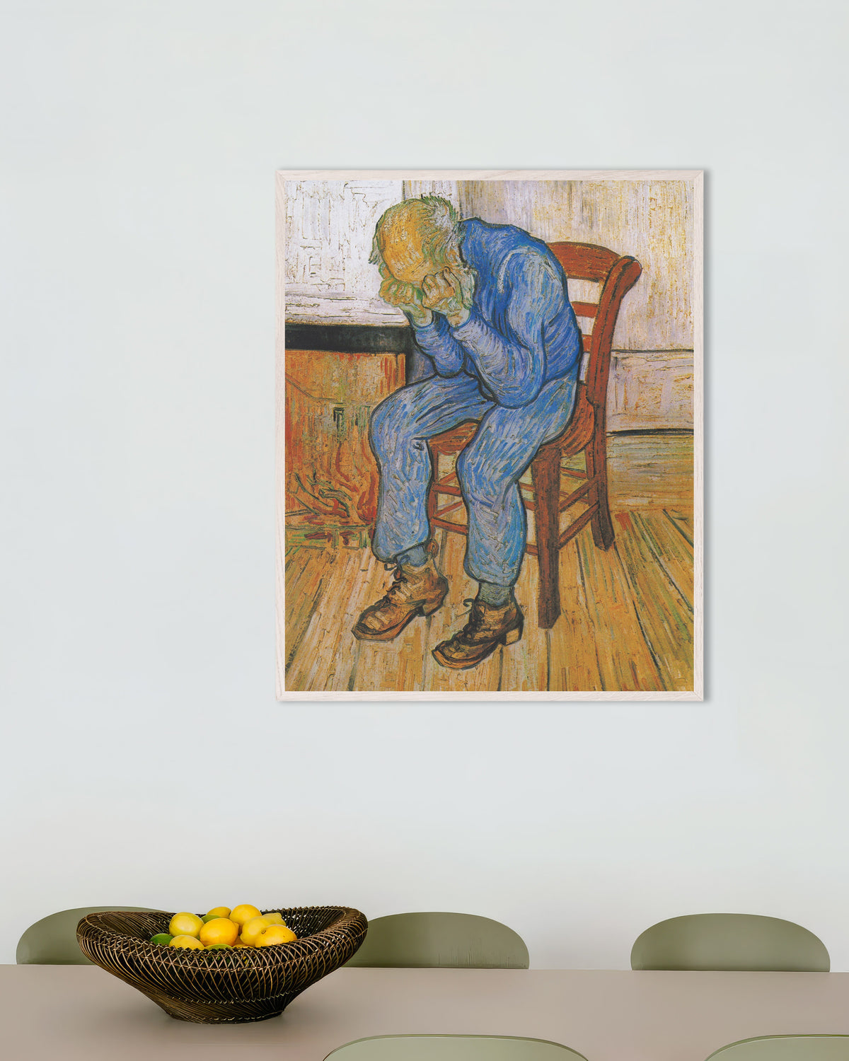 Poster av Ved evighetens port (1890) av Vincent van Gogh, med hvit treramme