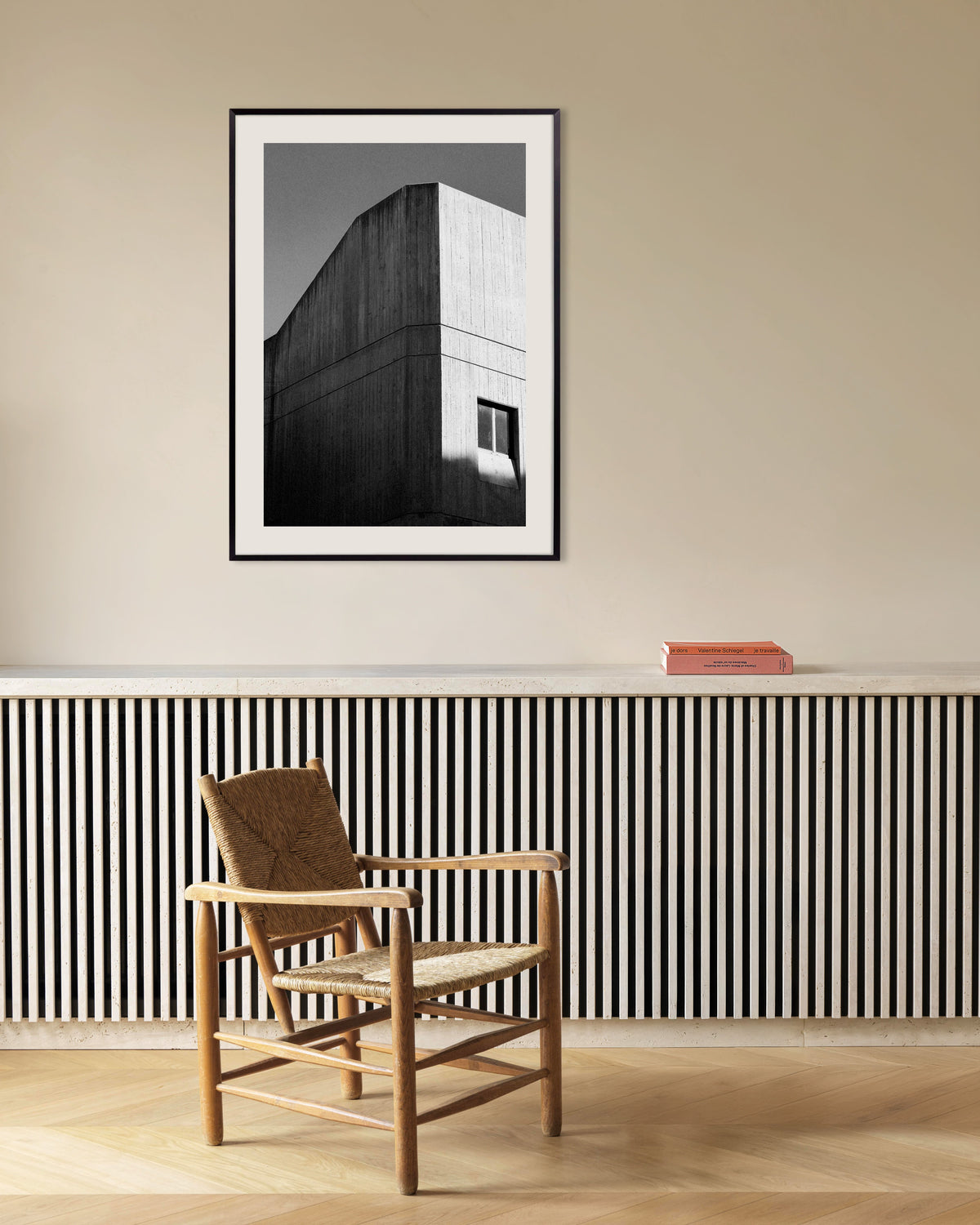 Plakat «Brettmerket betonghjørne» med metallramme