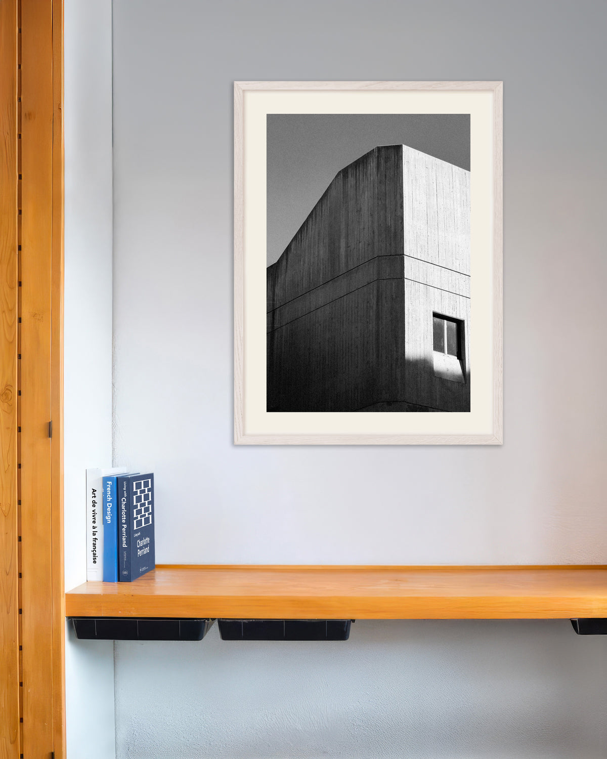 Plakat «Brettmerket betonghjørne» med hvit treramme