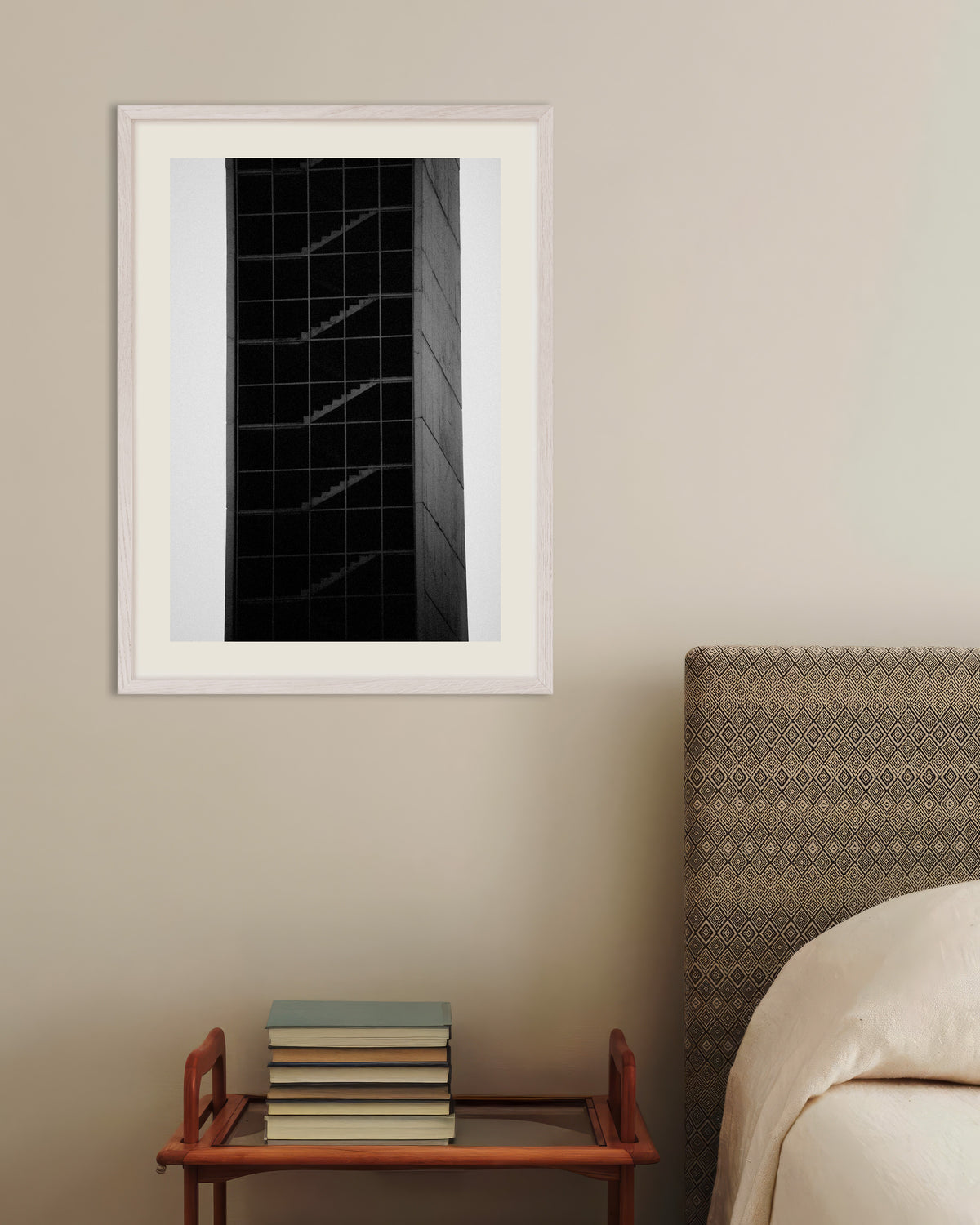 Plakat «Tårn med glasstrapp» med hvit treramme