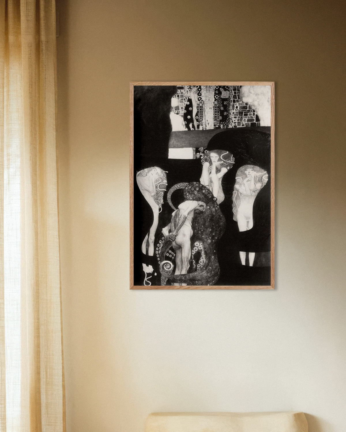 Plakat Jurisprudensen (1907) av Gustav Klimt med ramme i naturtre