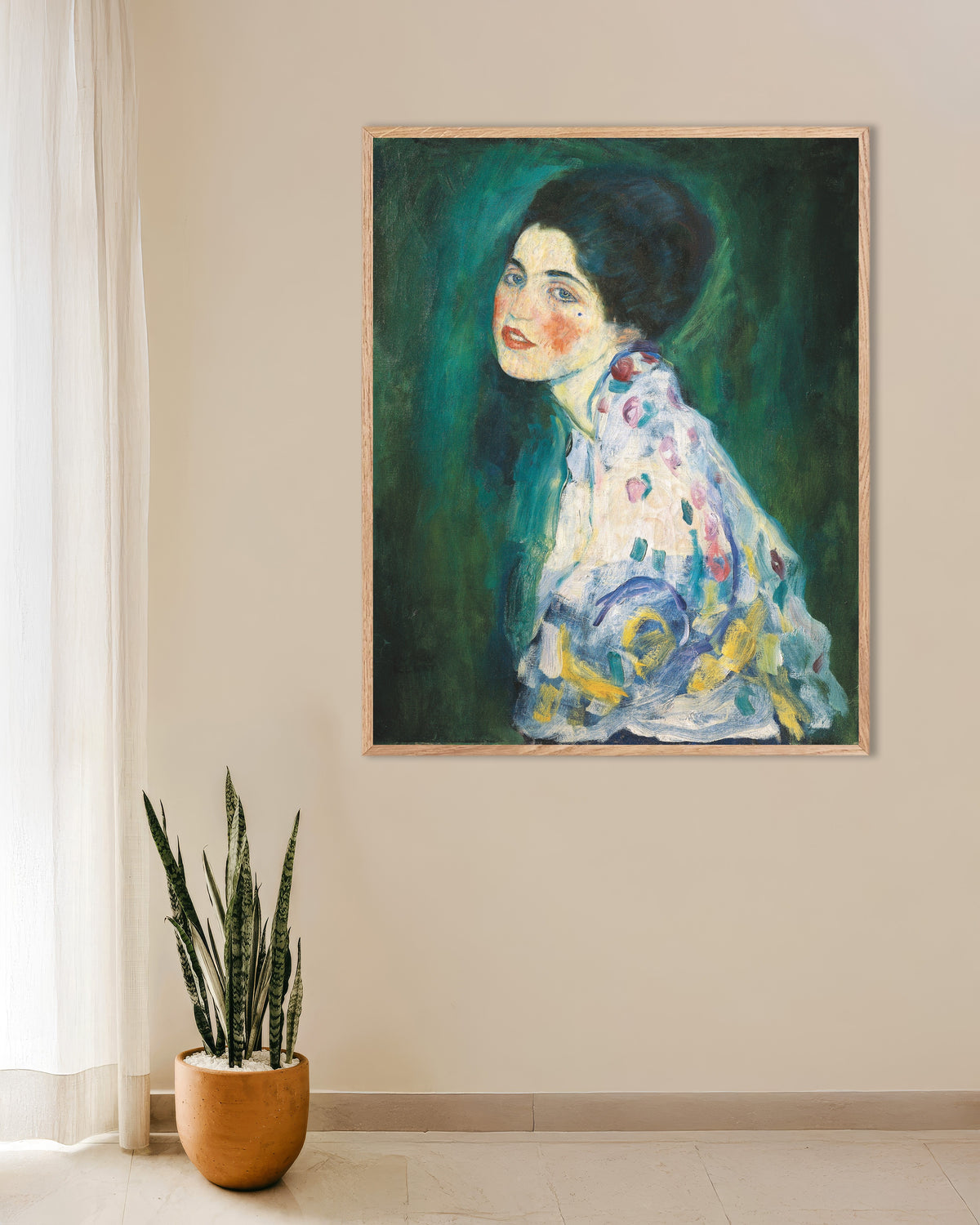 Plakat Portrett av en dame (1916–1917) av Gustav Klimt med ramme i naturtre