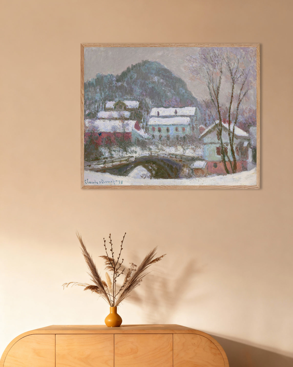 Plakat Sandvika, Norge, snøeffekt (1895) av Claude Monet med ramme i naturtre