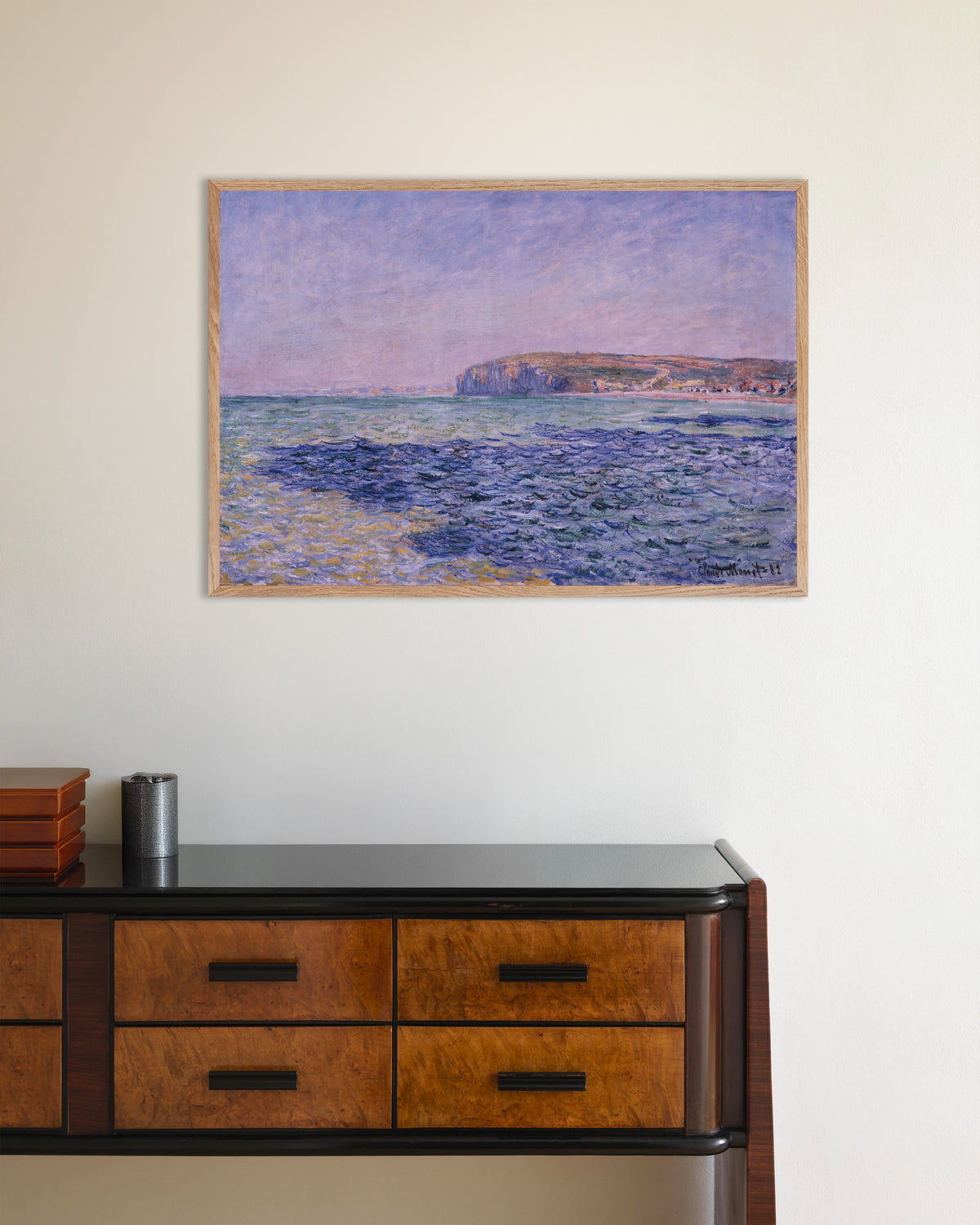 Plakat Skygger på havet, klippene ved Pourville (1882) av Claude Monet med ramme i naturtre