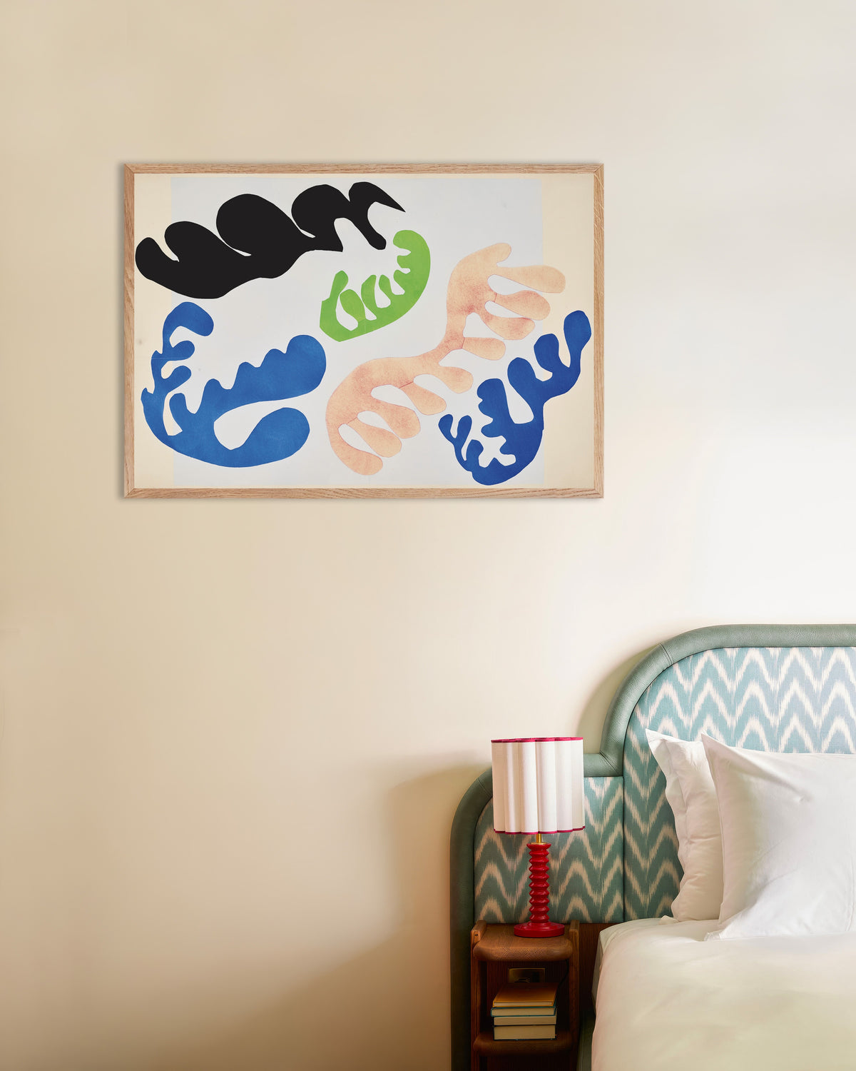 Poster av Lagunen i blått og korall (Jazz, 1947) av Henri Matisse, med ramme i naturtre
