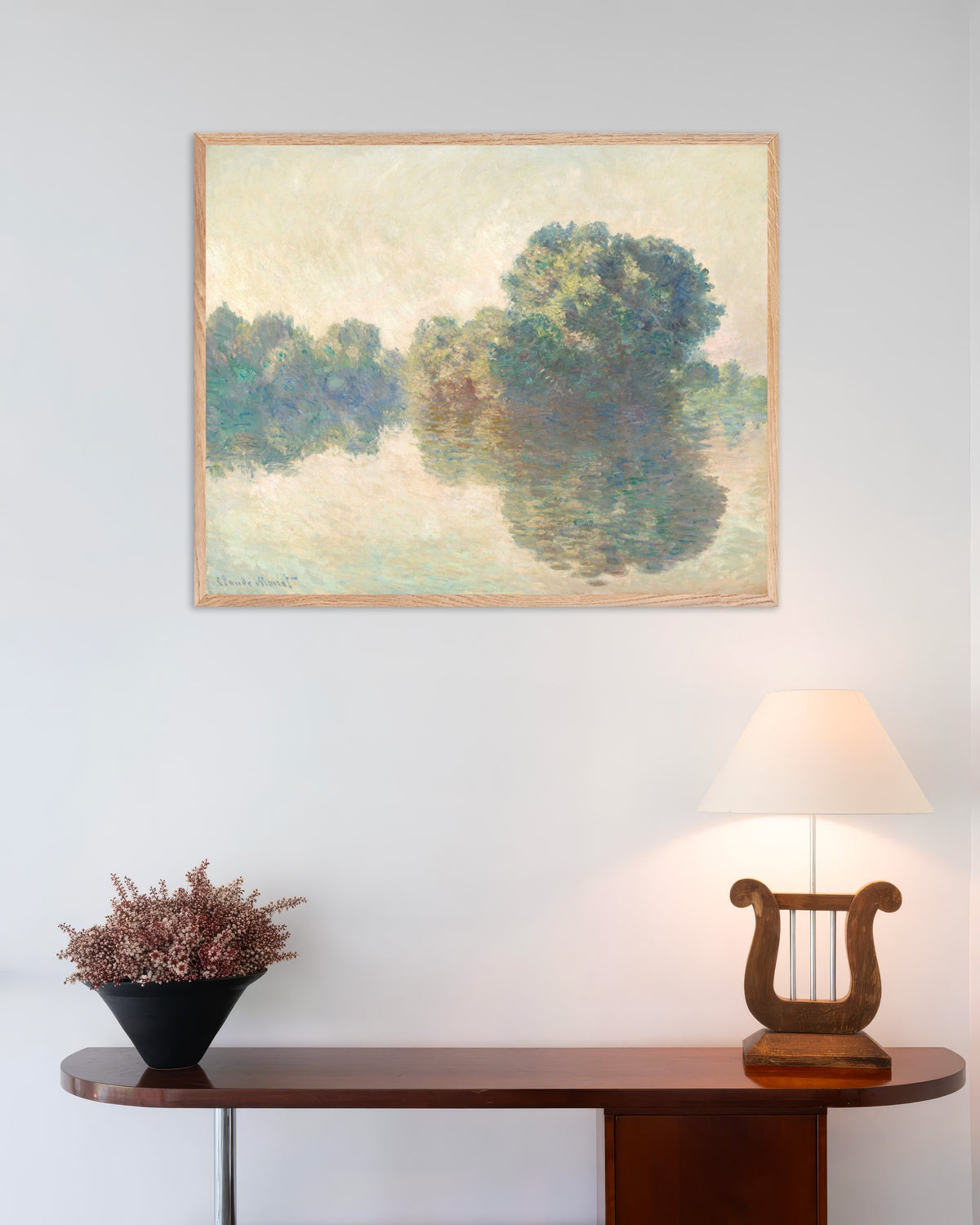 Plakat Seinen ved Giverny (1897) av Claude Monet med ramme i naturtre