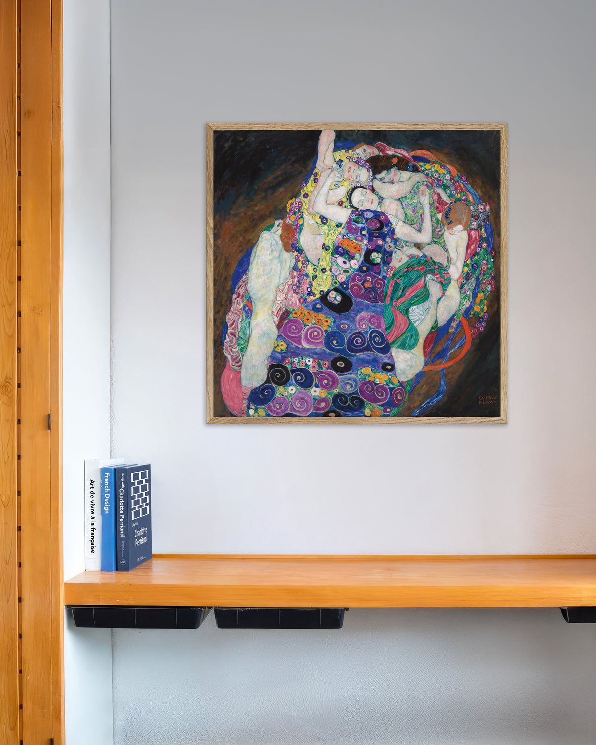 Plakat Jomfruen (1913) av Gustav Klimt med ramme i naturtre