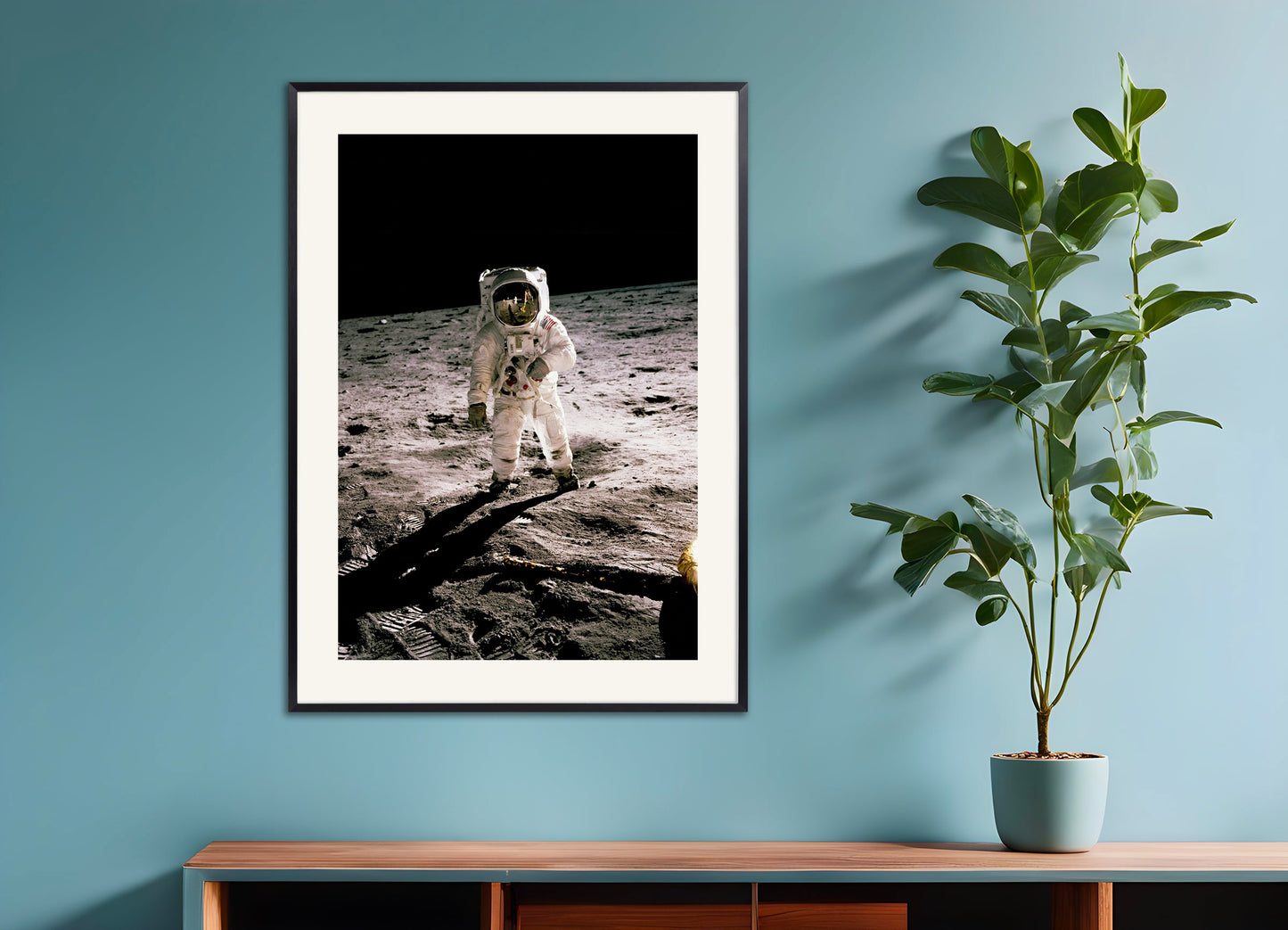 Poster with metal frame: Astronaute, NASA, mission Apollo, la Lune