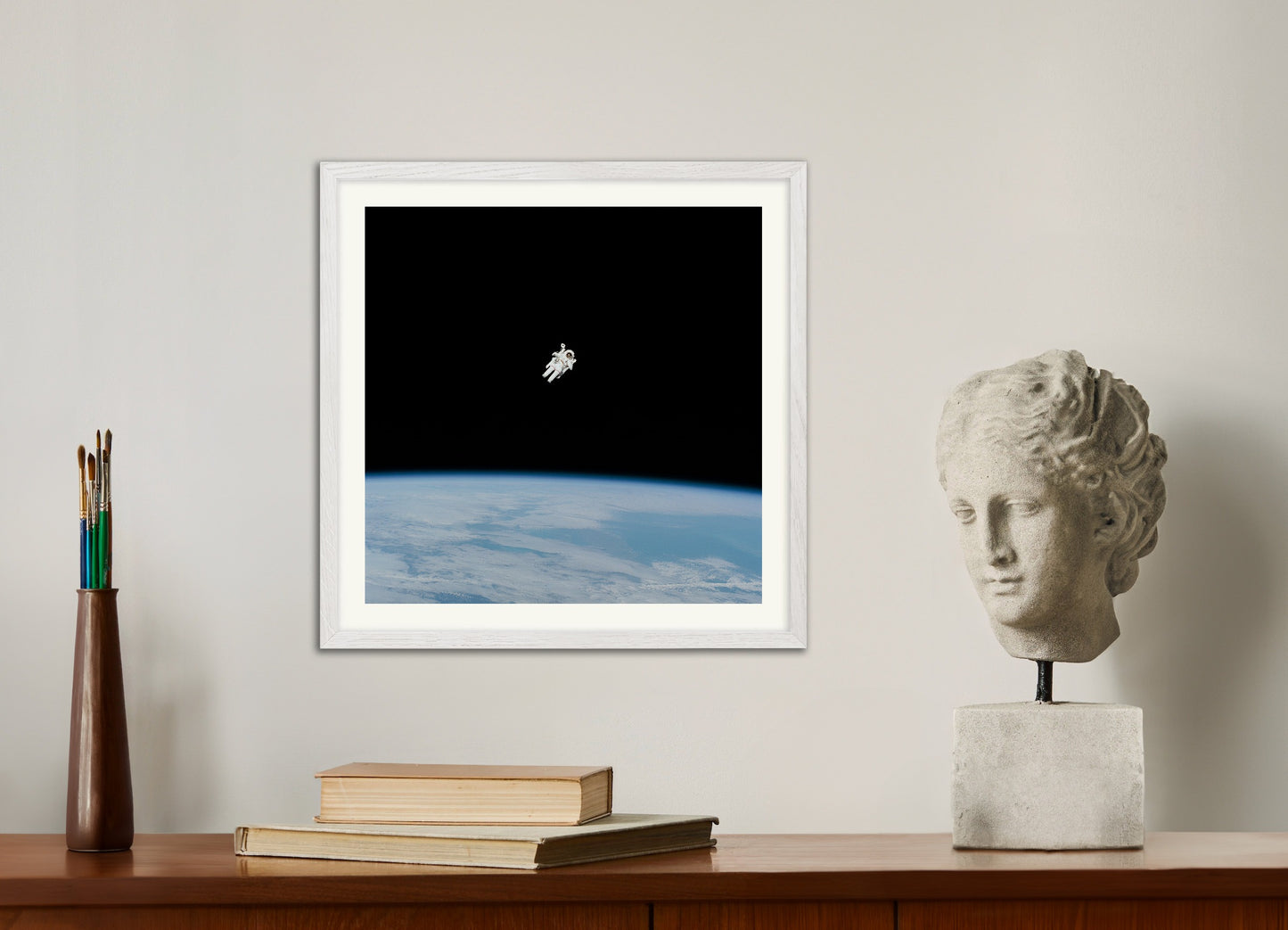 Poster with white wood frame: Astronaute, NASA, mission Apollo