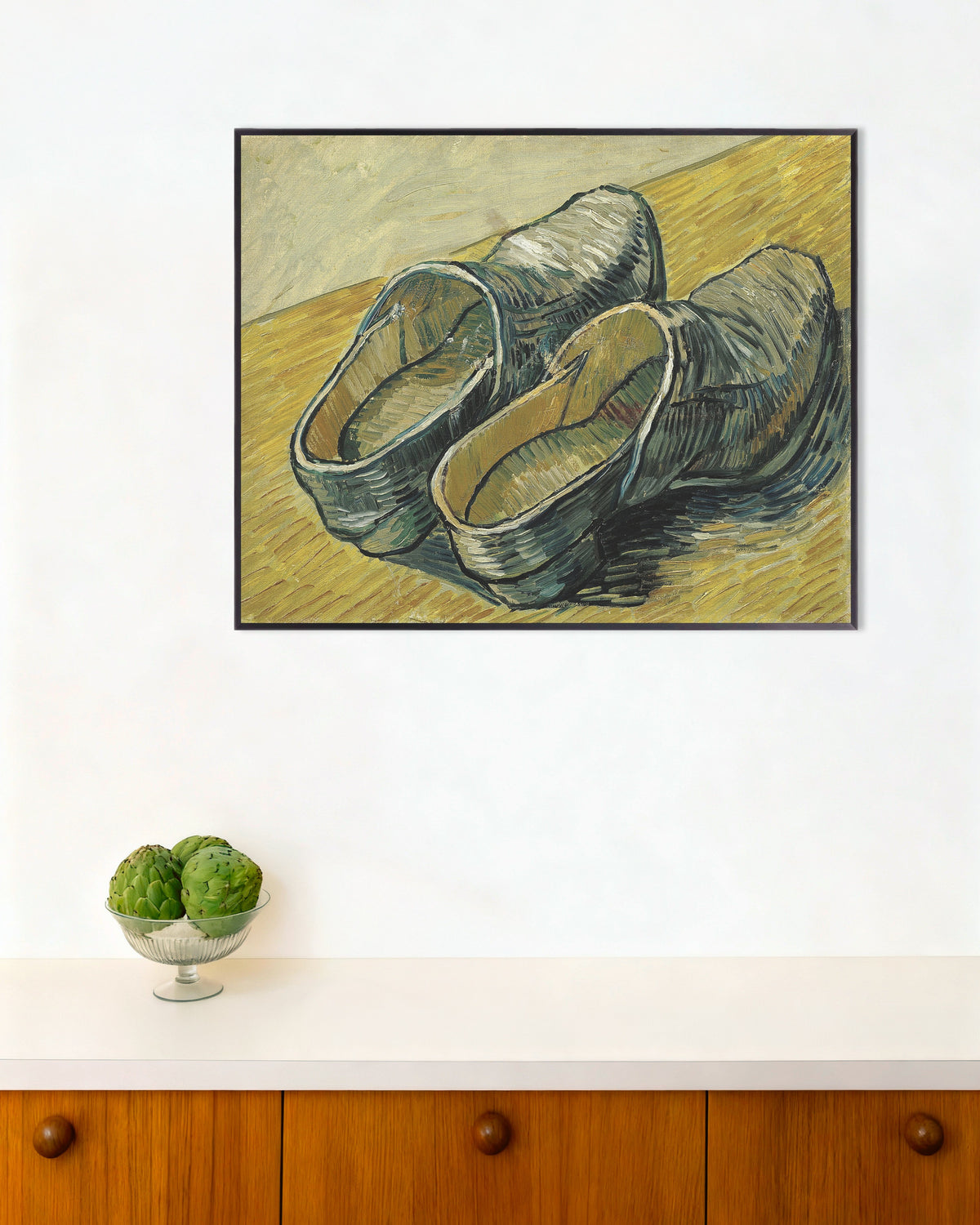 Poster av Et par tresko i skinn (1888) av Vincent van Gogh, med metallramme