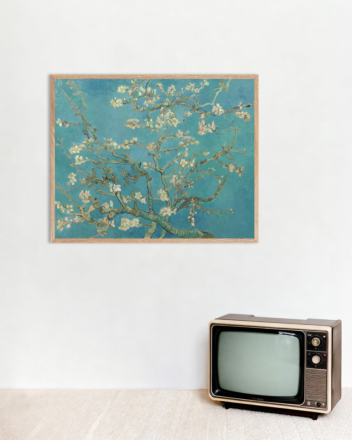 Poster av Mandelblomstring (1890) av Vincent van Gogh, med ramme i naturtre