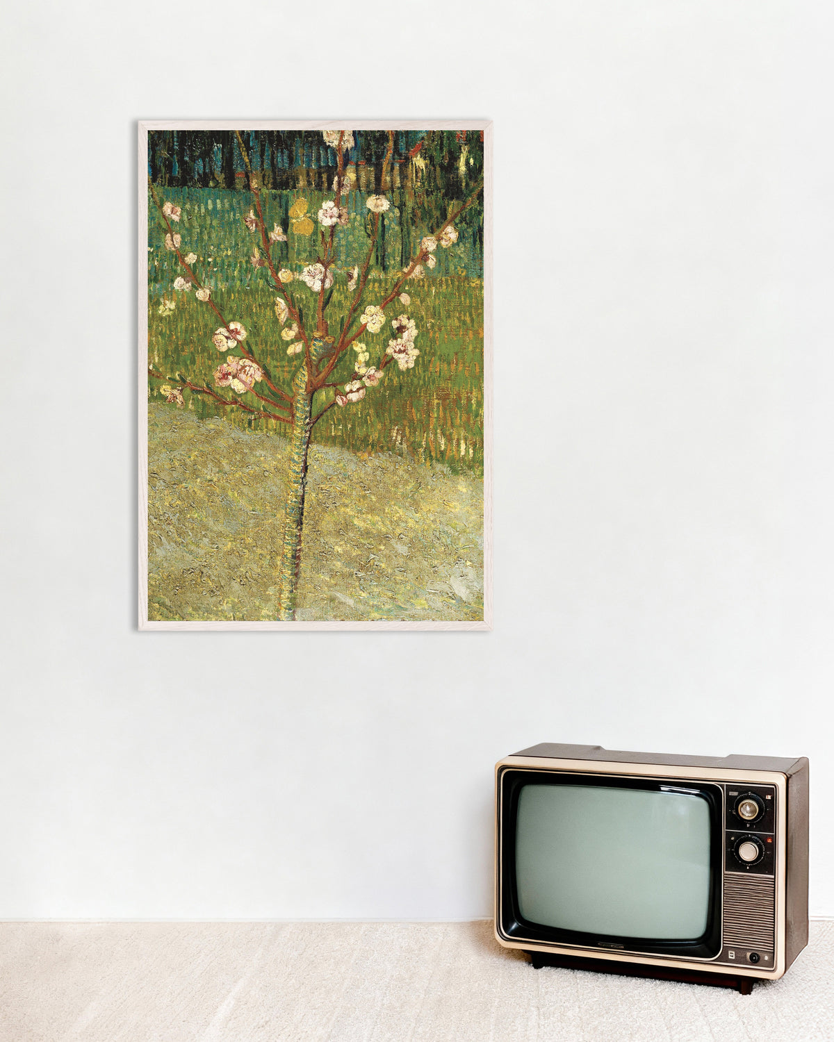 Poster av Mandeltreet i blomst (1888) av Vincent van Gogh, med hvit treramme