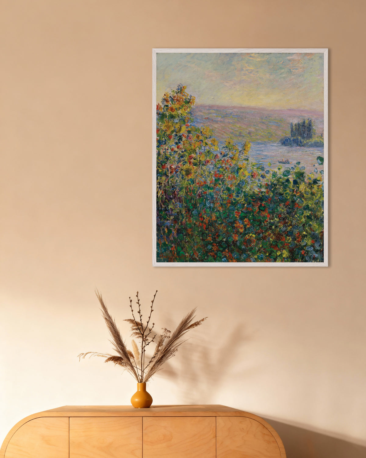 Plakat Blomsterbed i Vétheuil (1881) av Claude Monet med hvit treramme