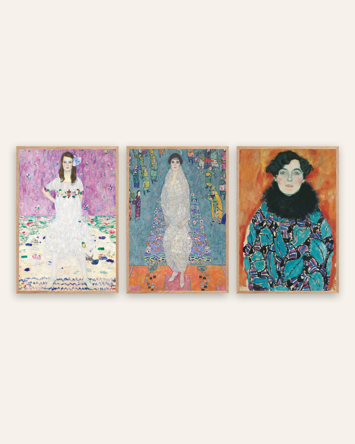 Klimt-postere, sett med 3 portretter: Mäda Primavesi, Elisabeth Lederer og Johanna Staude, i rammer av natureik