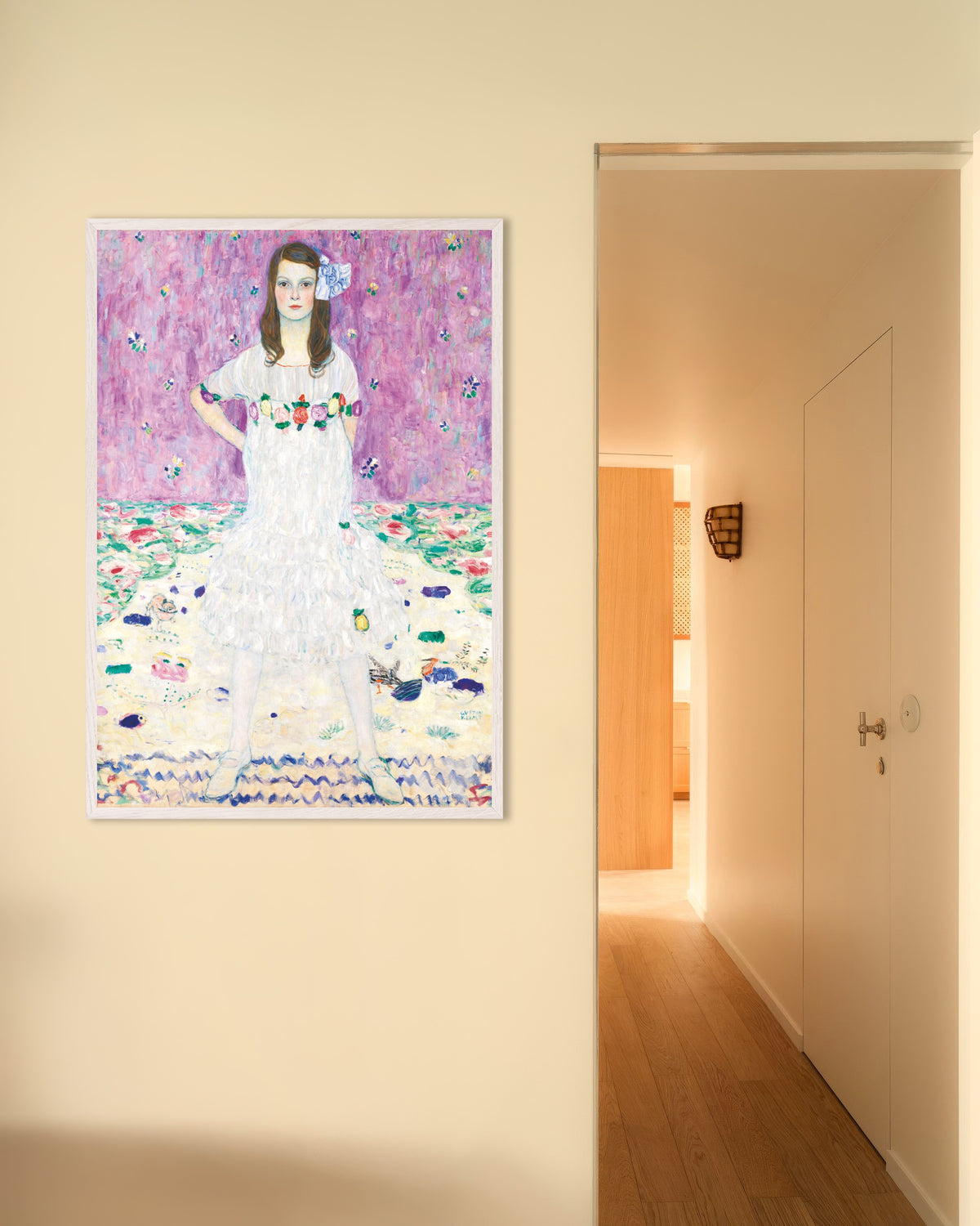 Plakat Mäda Primavesi (1912–1913) av Gustav Klimt med hvit treramme