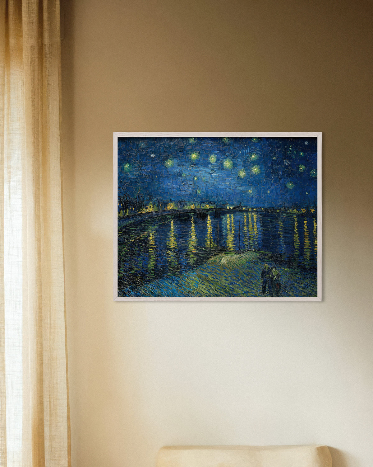 Poster av Stjernenatt over Rhône (1888) av Vincent van Gogh, med hvit treramme