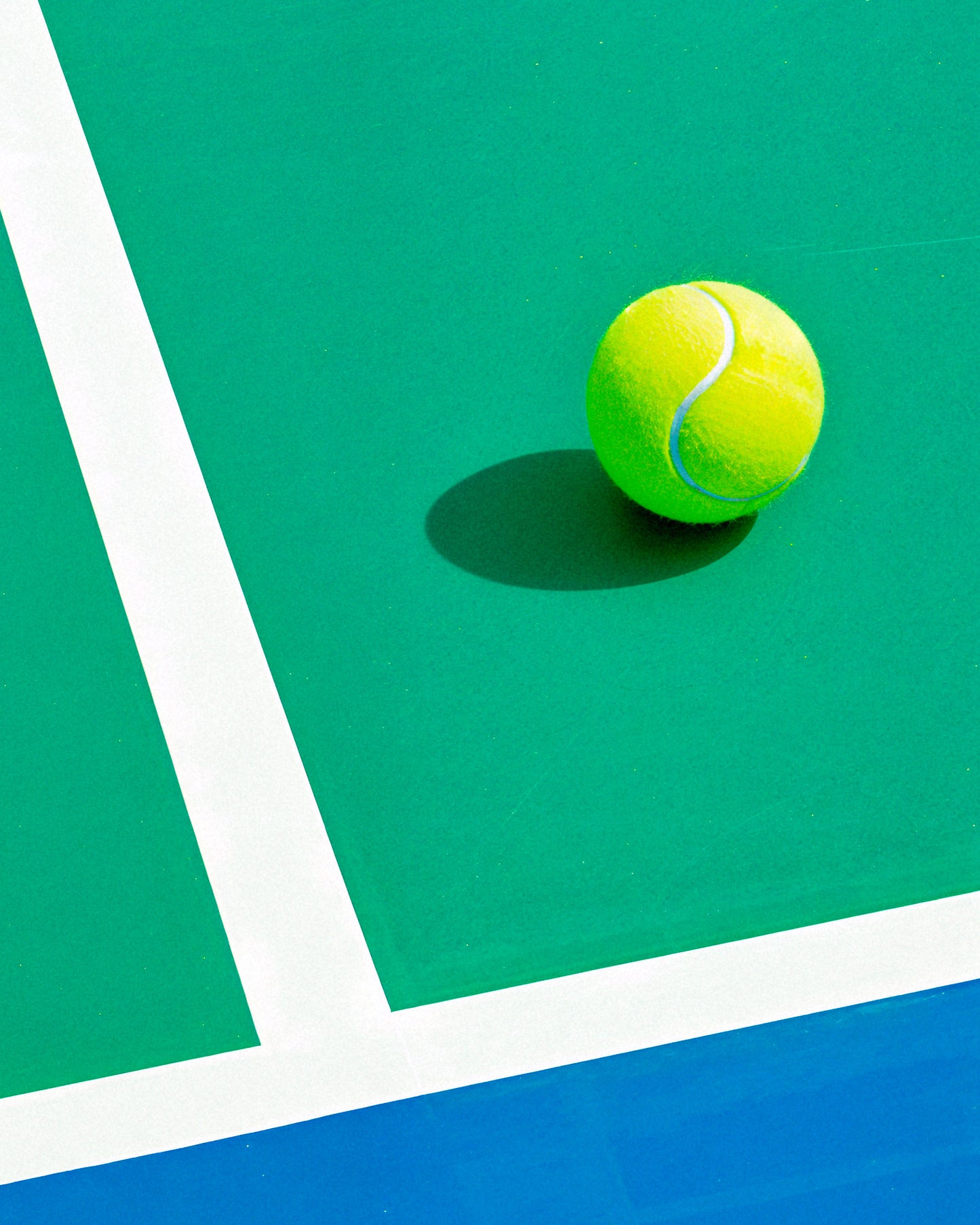 Tennis ball and court - Poster