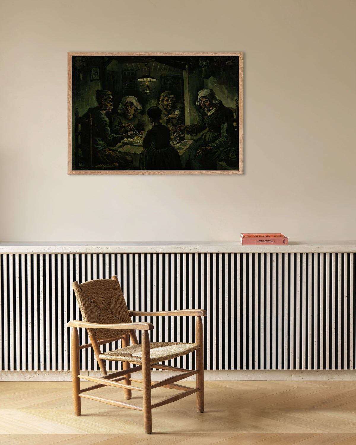 Poster med Potetspiserne (1885) av Vincent van Gogh, med ramme i naturtre