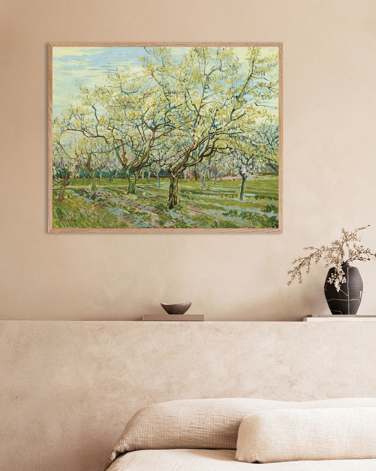 Poster av Den hvite frukthagen (1888) av Vincent van Gogh, med ramme i naturtre