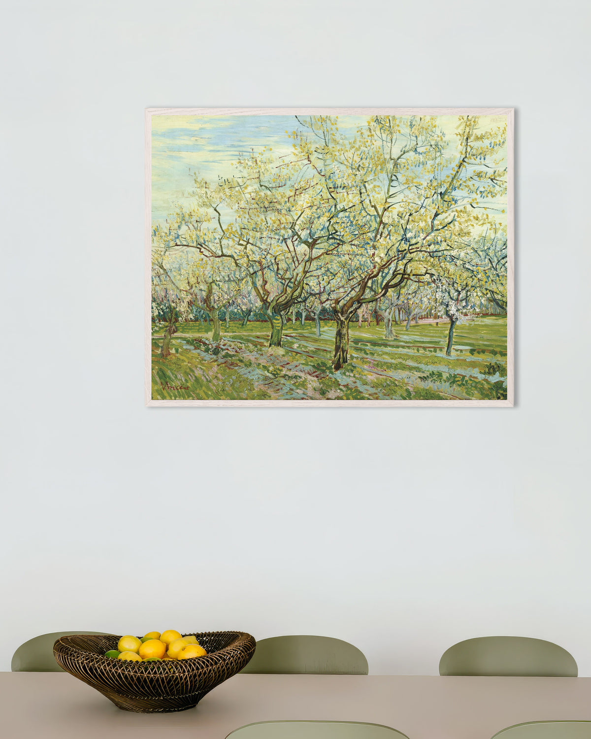 Poster av Den hvite frukthagen (1888) av Vincent van Gogh, med hvit treramme