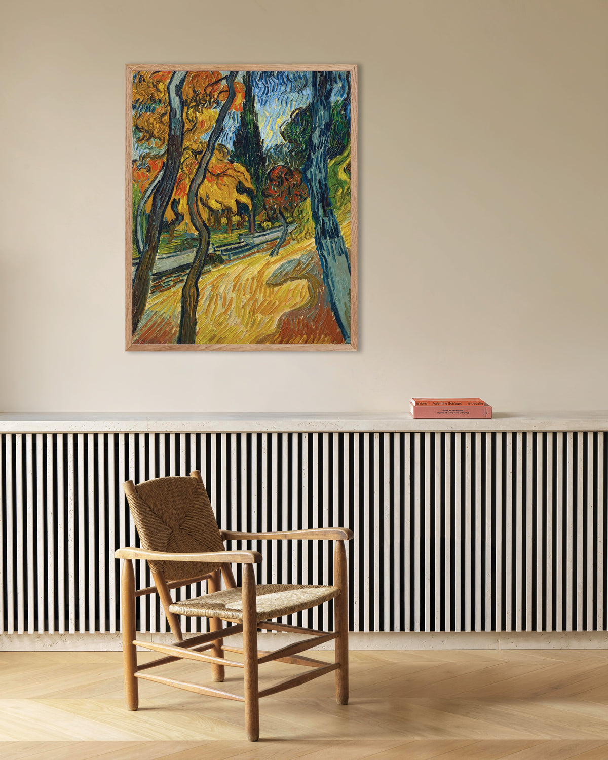 Poster av Trær i asylhagen (1889) av Vincent van Gogh, med ramme i naturtre