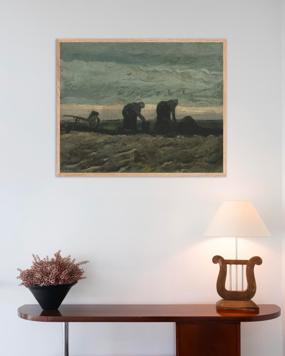 Poster av To kvinner på heia (1883) av Vincent van Gogh, med ramme av naturtre